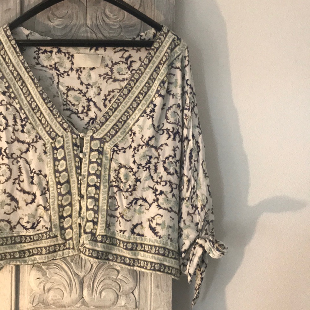 buttoned floral top